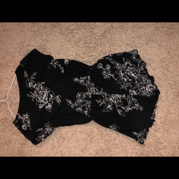 Vneck floral romper! - Picture 2 of 2